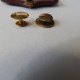 complete set of golden (9 ct) cufflinks and 4 smoking studds