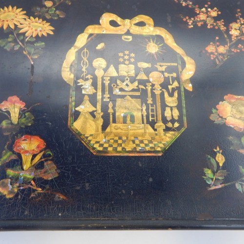 c. 1800 grote  maçonnieke Japanse lak doos in goudkleur!